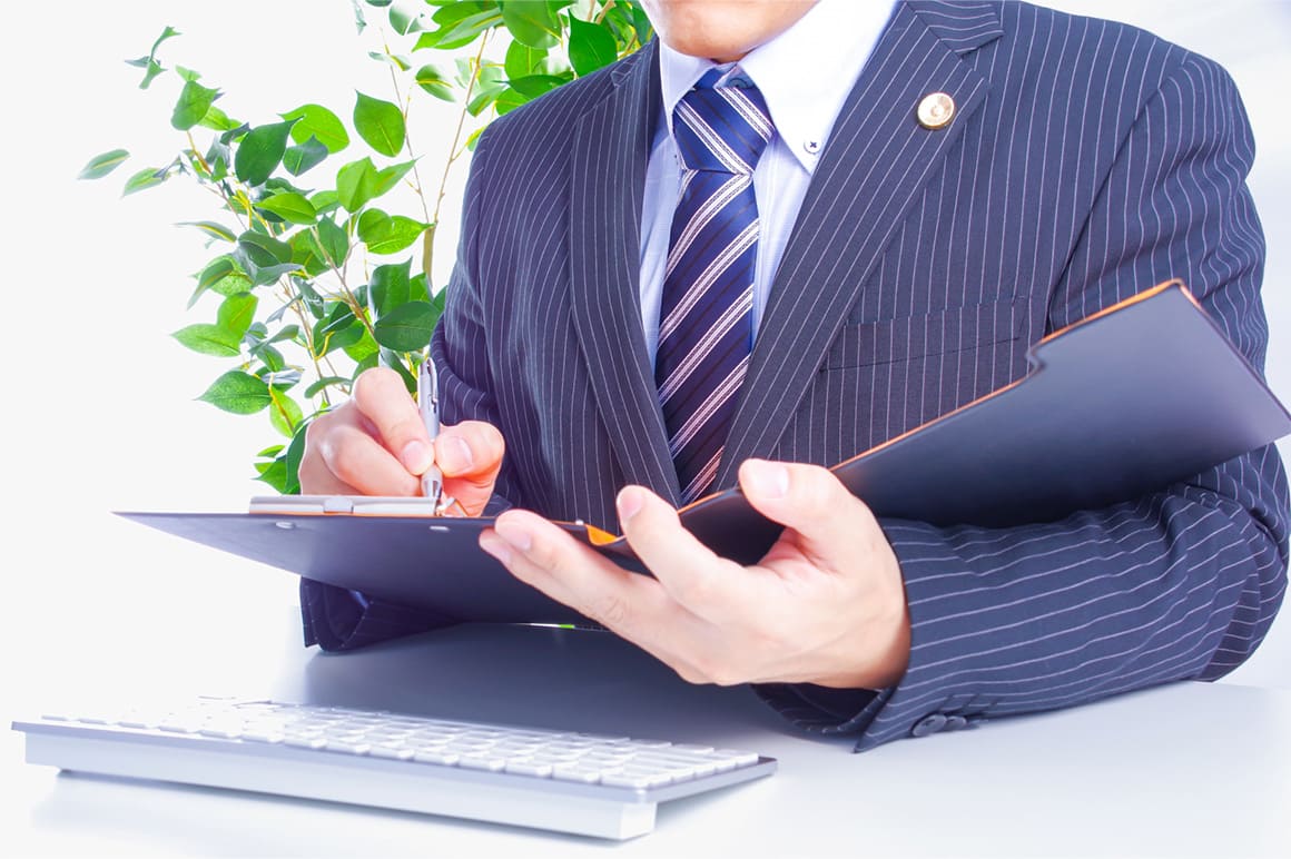 家族が代理で弁護士に相談・依頼できるの？